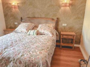 Mobilier de chambre sur-mesure agencé par Xavier Favaro.