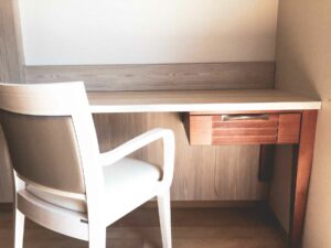 Mobilier professionnel sur mesure dans les Landes.
