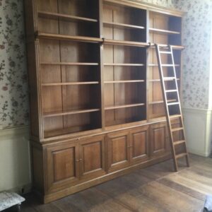 Bibliotheque de style classique sur-mesure par Xavier Favaro.