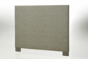 Tête de lit tapissée sur-mesure style moderne par Xavier Favaro.